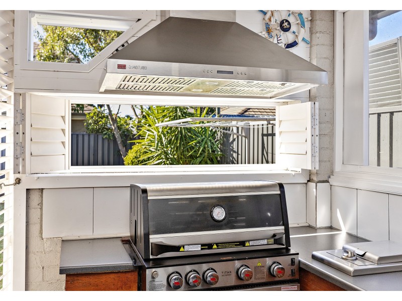 3 Riverside Crescent, Haywards Bay NSW 2530