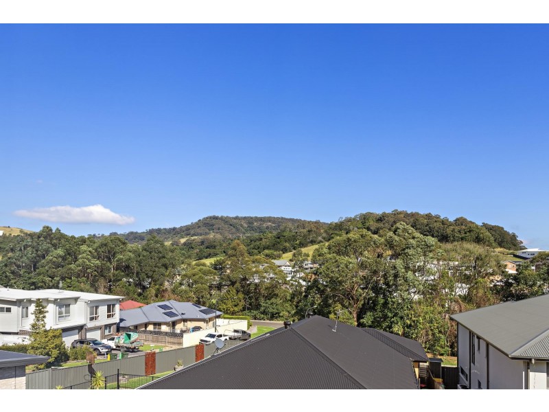 16 Valley View Cres, Albion Park NSW 2527