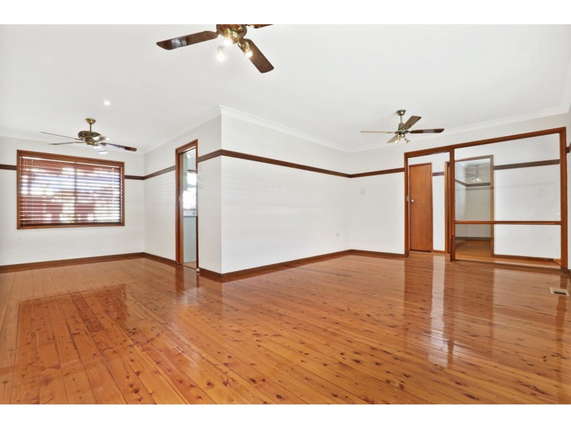 138 Lake Entrance Rd, Oak Flats NSW 2529