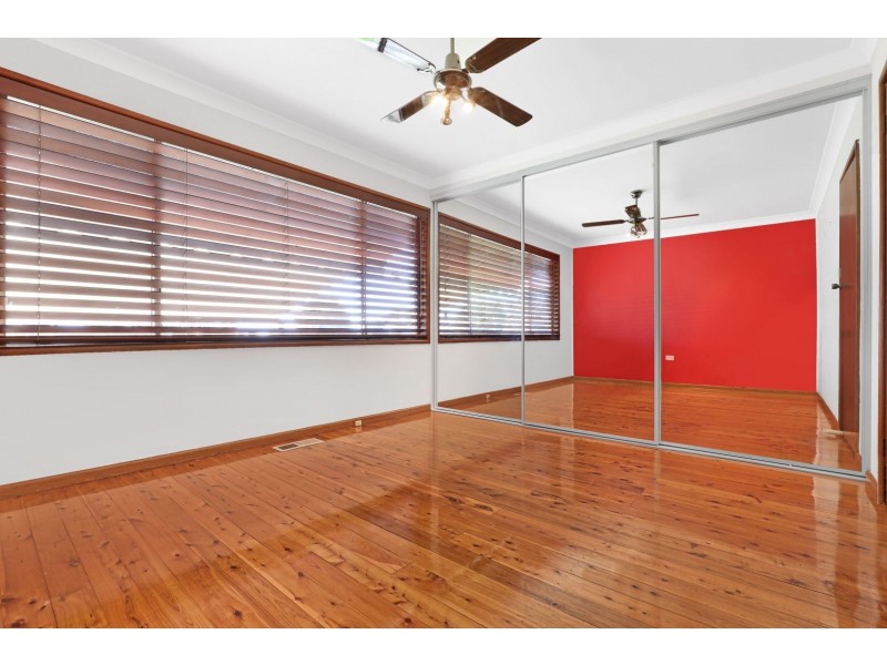 138 Lake Entrance Rd, Oak Flats NSW 2529