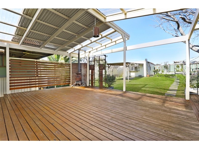 138 Lake Entrance Rd, Oak Flats NSW 2529