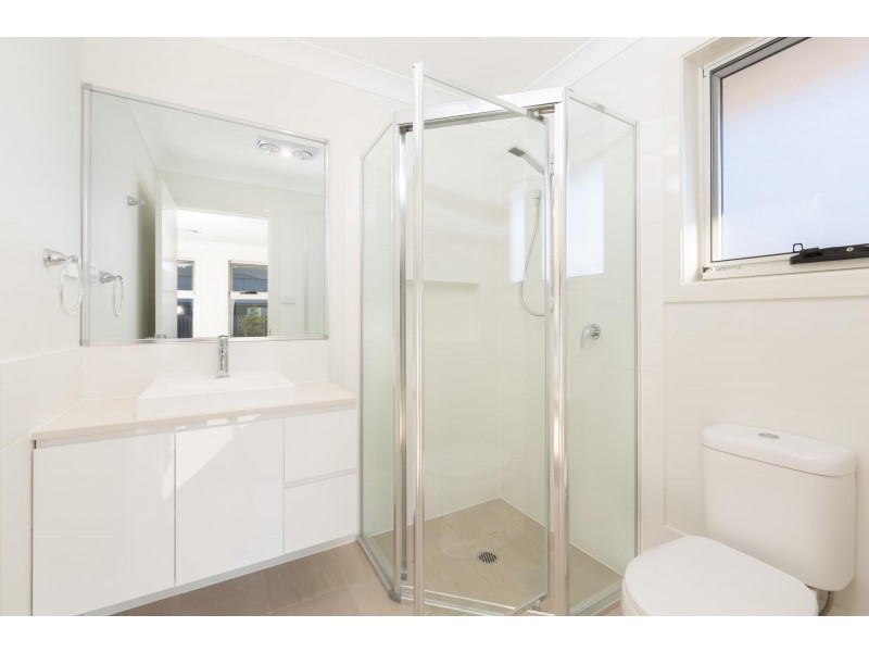 26 Neeson Rd, Kembla Grange NSW 2526