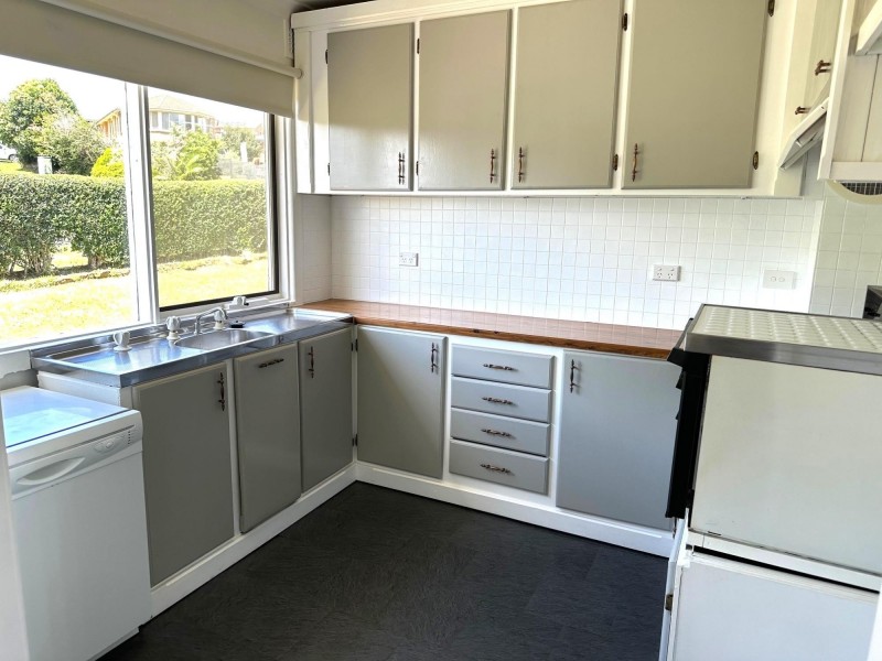 142 Landy Drive, Mount Warrigal NSW 2528