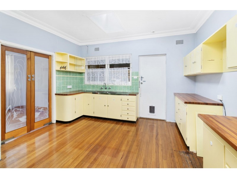 46 Russell Street, Balgownie NSW 2519