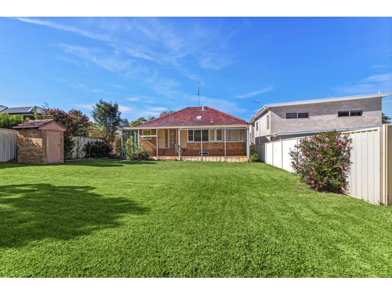 46 Russell Street, Balgownie NSW 2519