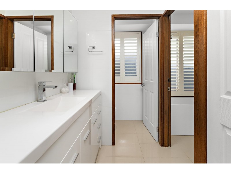 80 Ocean Beach Drive, Shellharbour NSW 2529