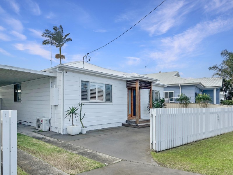 5 Peterborough Ave, Lake Illawarra NSW 2528