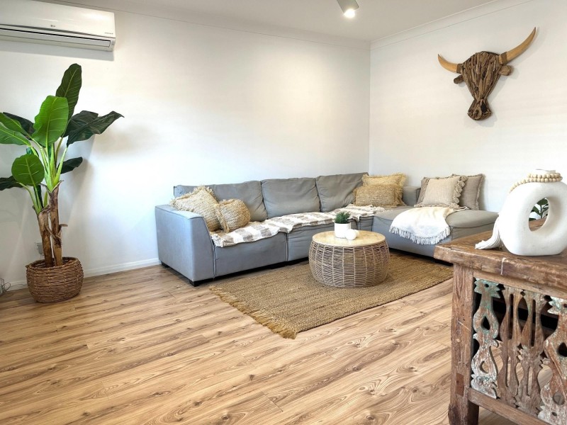 5 Peterborough Ave, Lake Illawarra NSW 2528