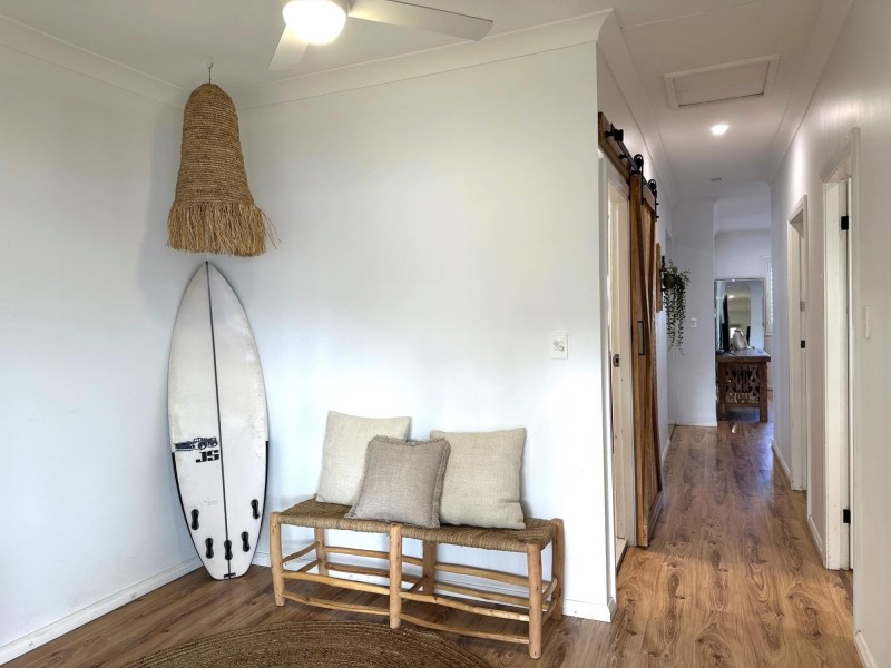 5 Peterborough Ave, Lake Illawarra NSW 2528