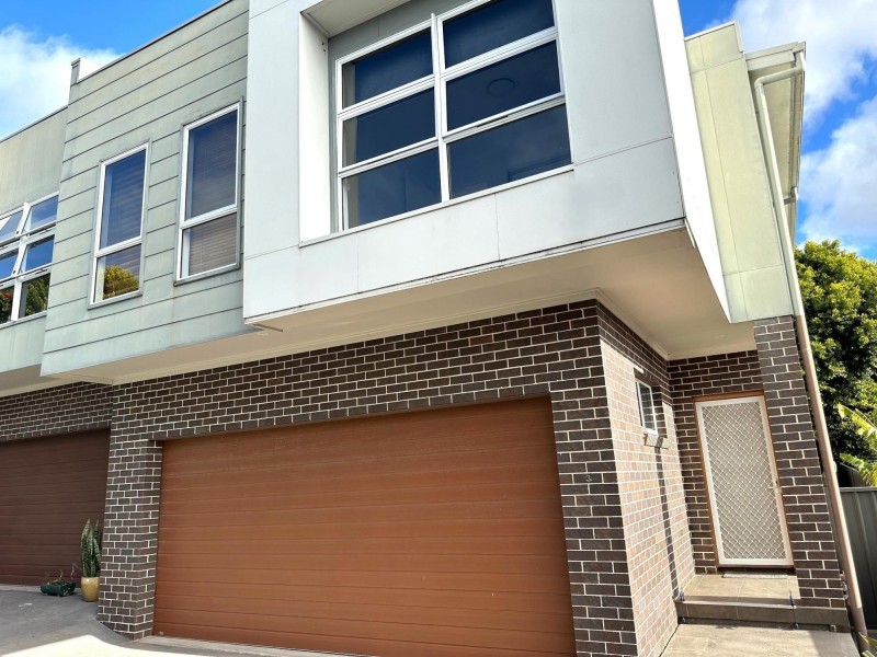 3/160 Daintree Drive, Albion Park NSW 2527