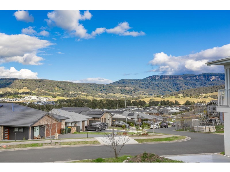 15 Mcnevin Close, Calderwood NSW 2527
