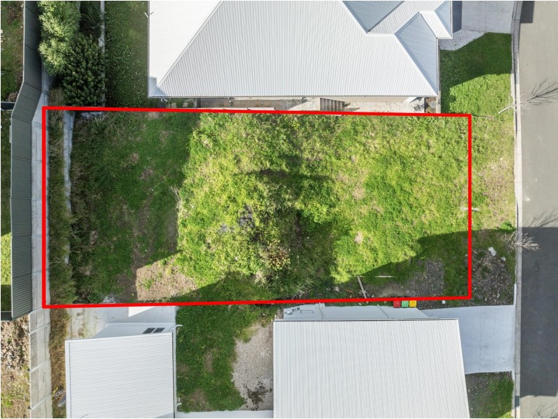 15 Mcnevin Close, Calderwood NSW 2527