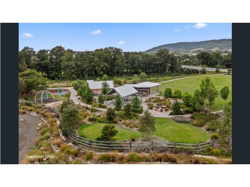 15 Mcnevin Close, Calderwood NSW 2527