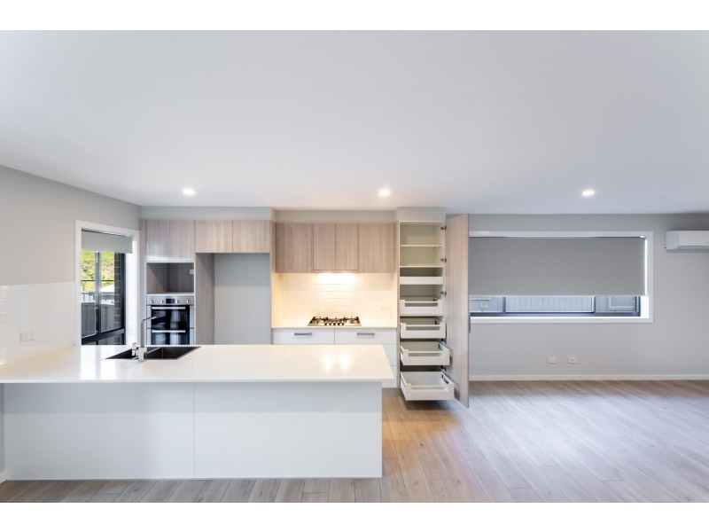 4 Headwater Place, Albion Park NSW 2527