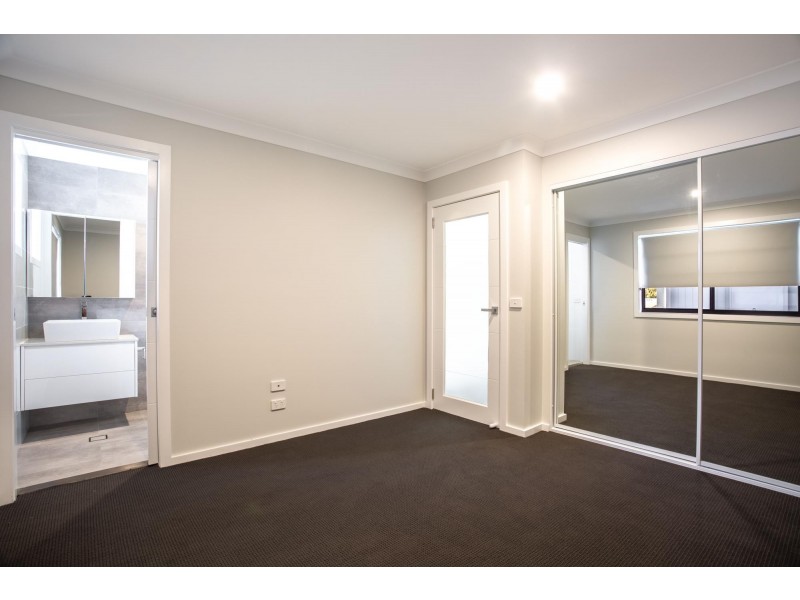 4 Headwater Place, Albion Park NSW 2527