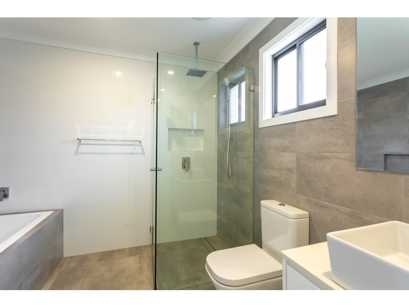 4 Headwater Place, Albion Park NSW 2527