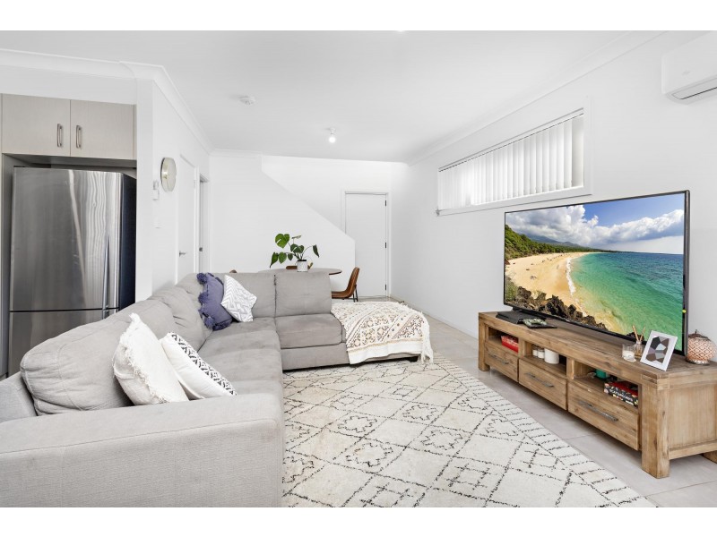 64 Stephanie Avenue, Warilla NSW 2528