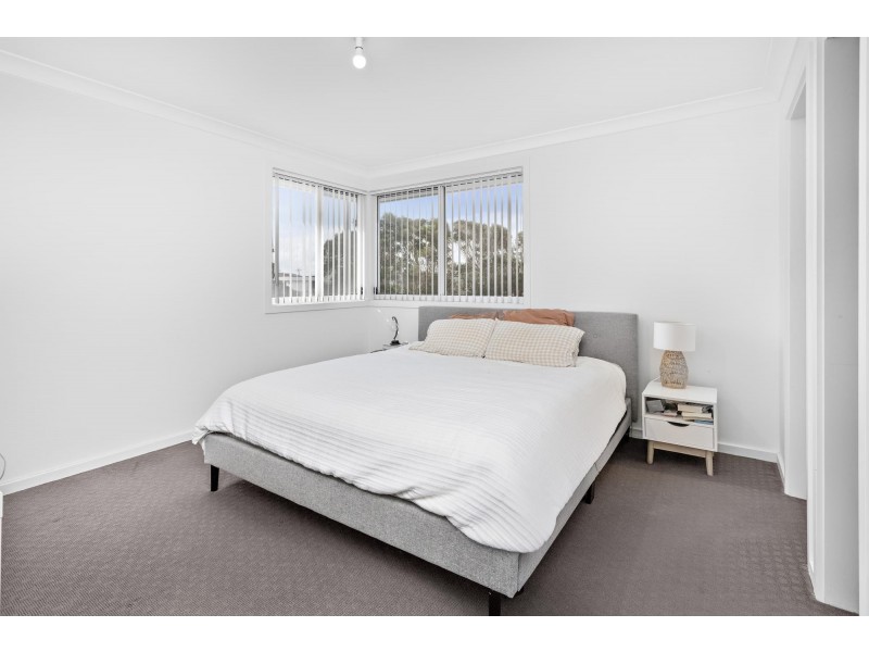 64 Stephanie Avenue, Warilla NSW 2528