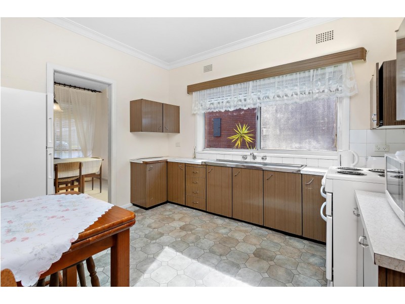 34 Marchant Crescent, Mount Warrigal NSW 2528