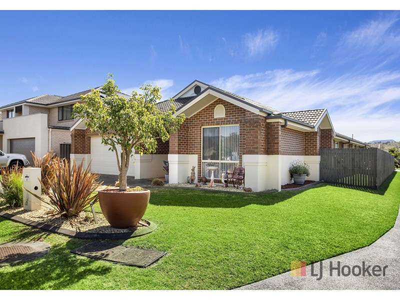 8 Sandy Bay Avenue, Haywards Bay NSW 2530