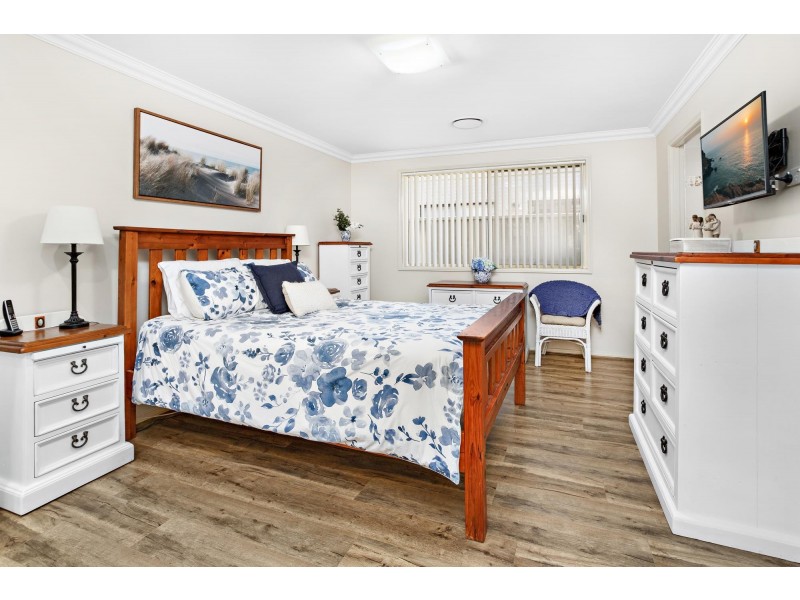 8 Sandy Bay Avenue, Haywards Bay NSW 2530