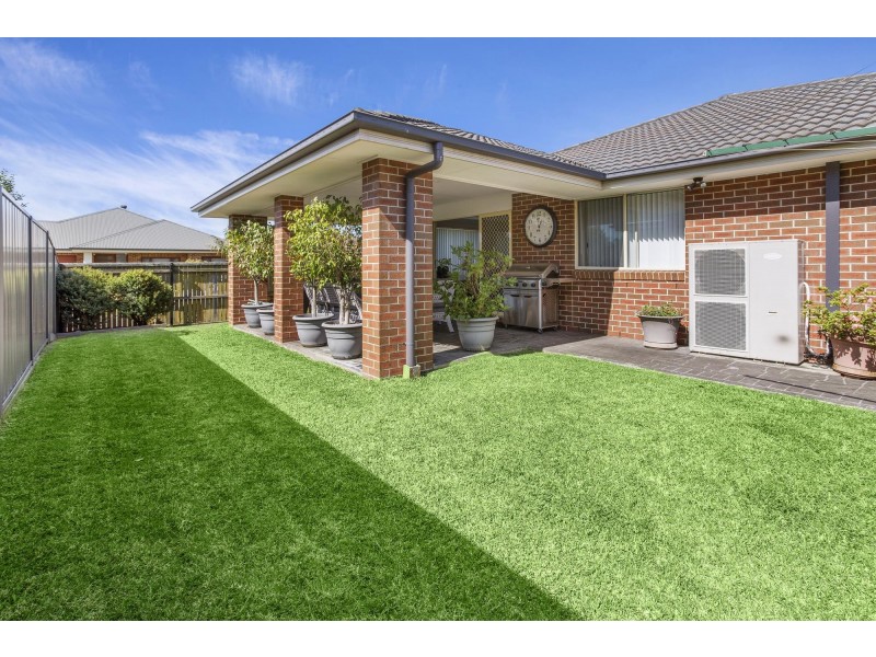 8 Sandy Bay Avenue, Haywards Bay NSW 2530