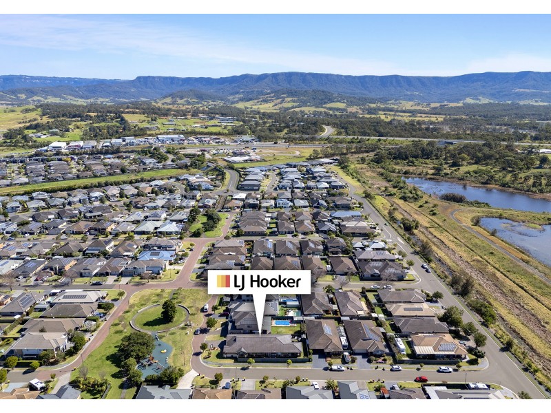 8 Sandy Bay Avenue, Haywards Bay NSW 2530