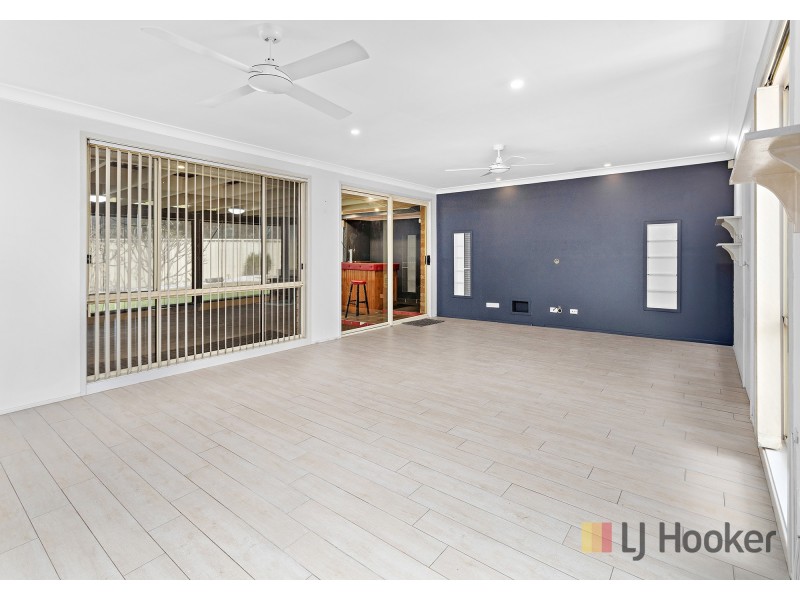 32 Samuel Circuit, Albion Park NSW 2527