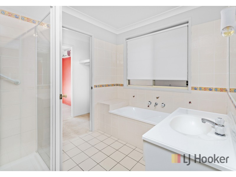 32 Samuel Circuit, Albion Park NSW 2527