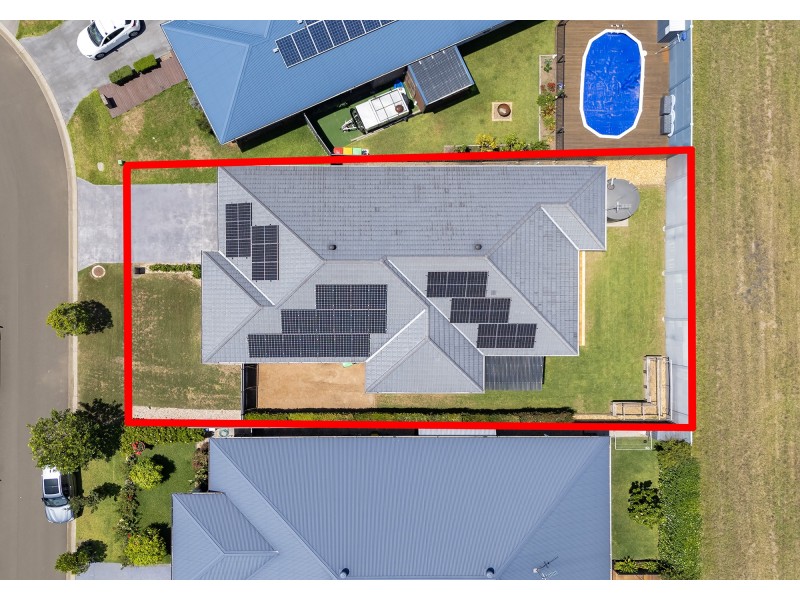 15 Tallawarra Crescent, Haywards Bay NSW 2530