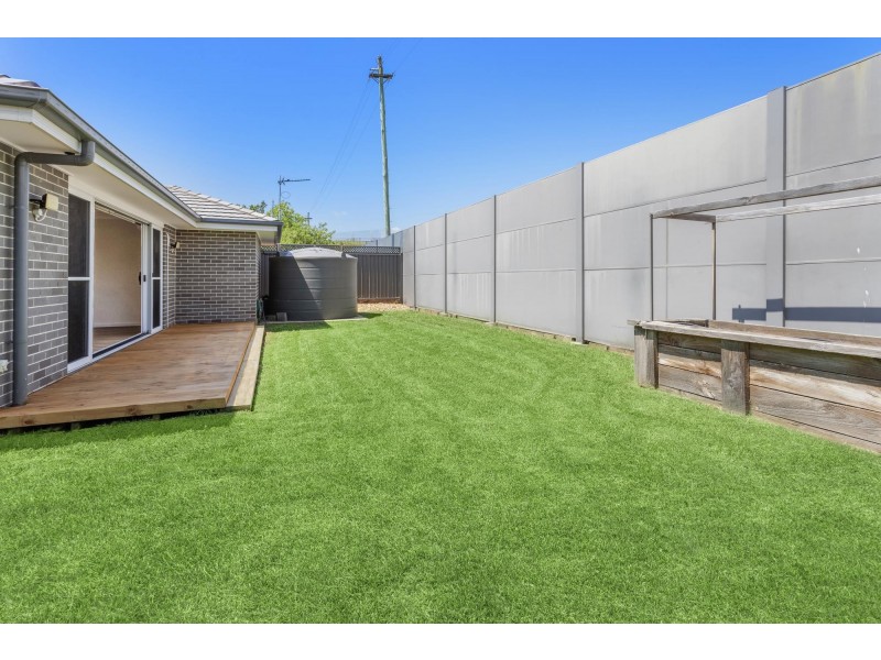 15 Tallawarra Crescent, Haywards Bay NSW 2530