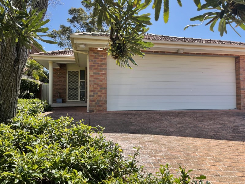 1/6 Serrata Pl, Cordeaux Heights NSW 2526