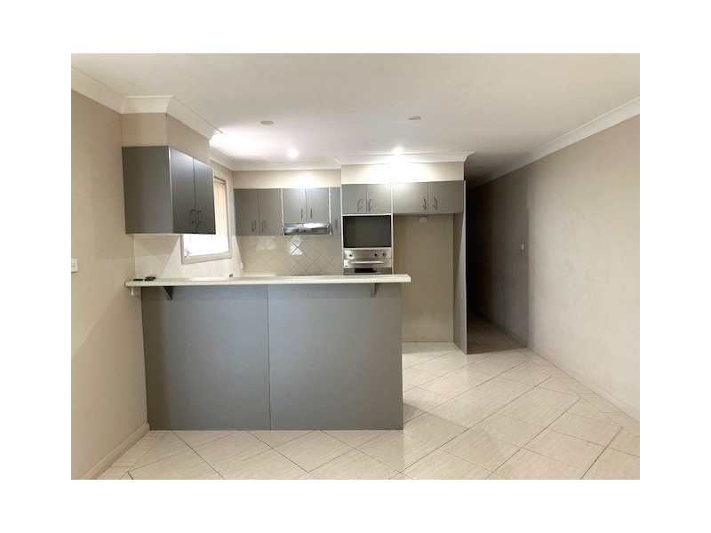 1/6 Serrata Pl, Cordeaux Heights NSW 2526