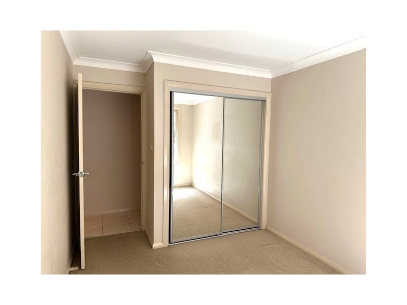 1/6 Serrata Pl, Cordeaux Heights NSW 2526