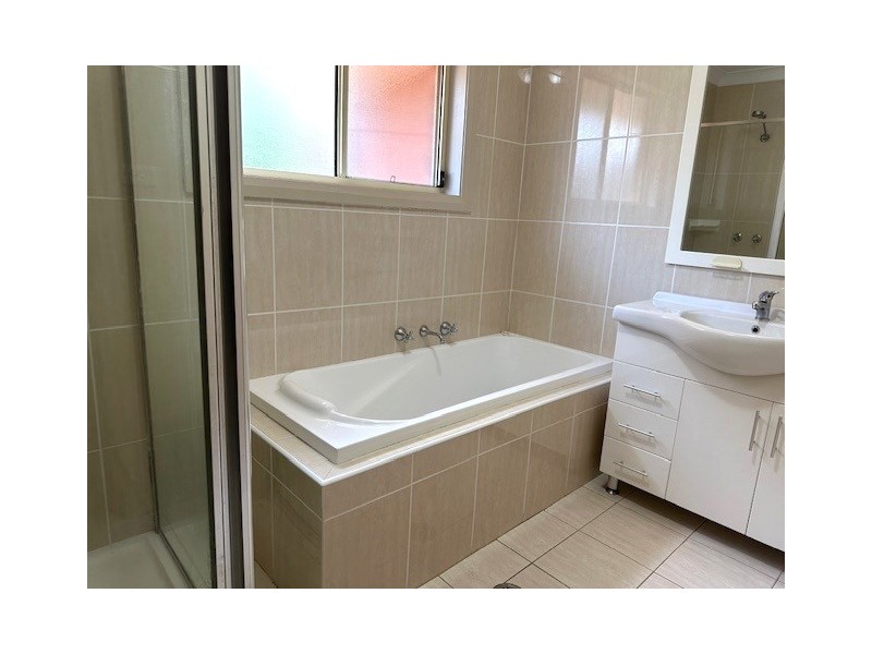 1/6 Serrata Pl, Cordeaux Heights NSW 2526