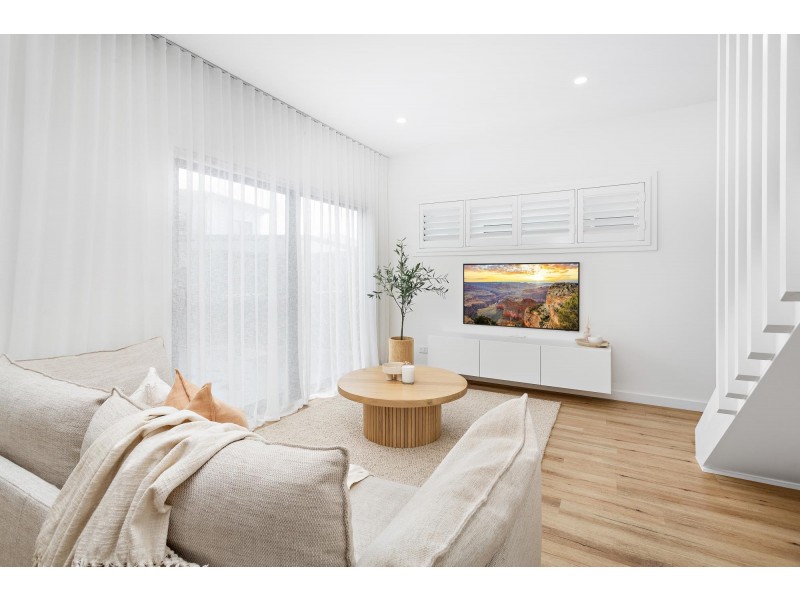 2/49 Raleigh Street, Albion Park NSW 2527