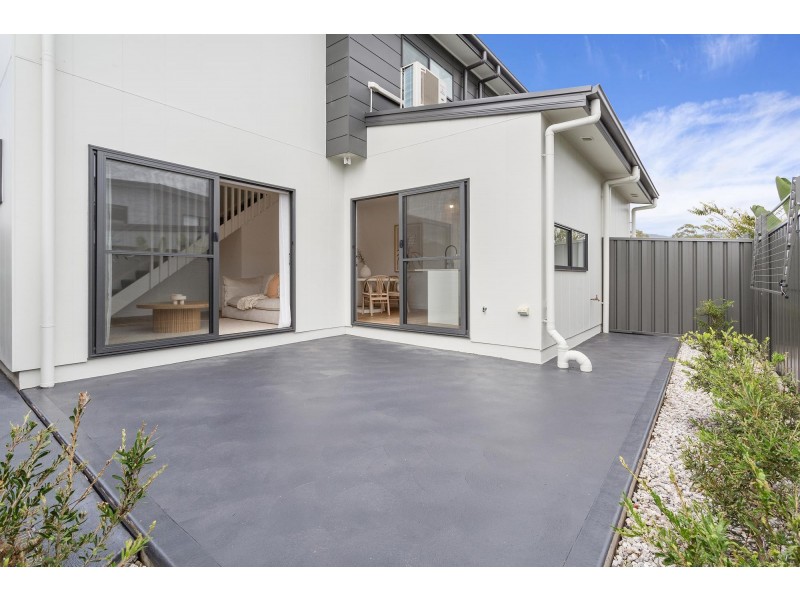 2/49 Raleigh Street, Albion Park NSW 2527