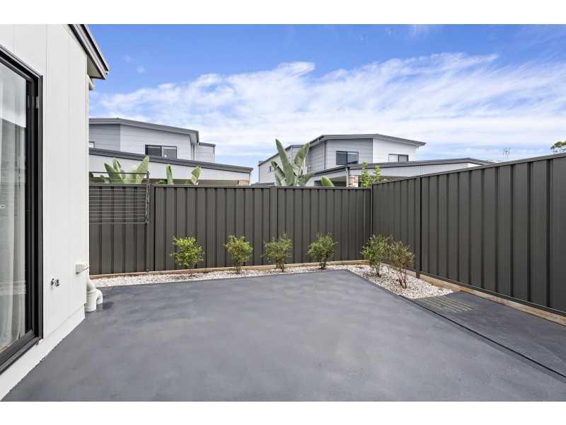2/49 Raleigh Street, Albion Park NSW 2527