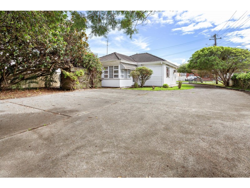 8 Woodford Avenue, Warilla NSW 2528