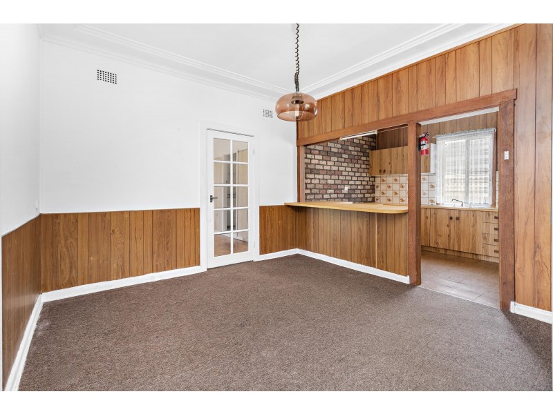 8 Woodford Avenue, Warilla NSW 2528