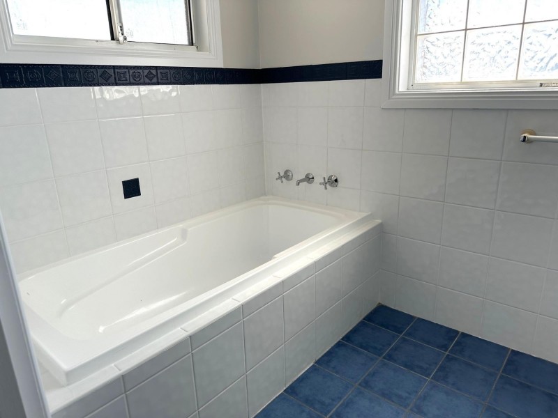 1/58-60 Peterborough Ave, Lake Illawarra NSW 2528