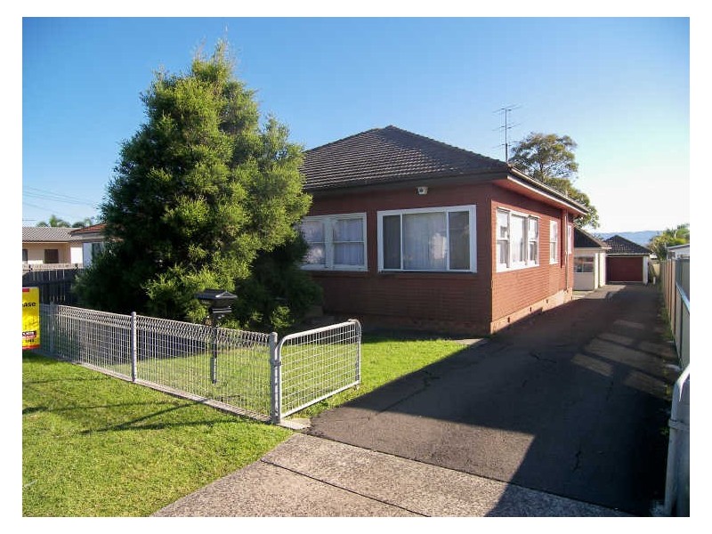 88 Addison Avenue, Lake Illawarra NSW 2528