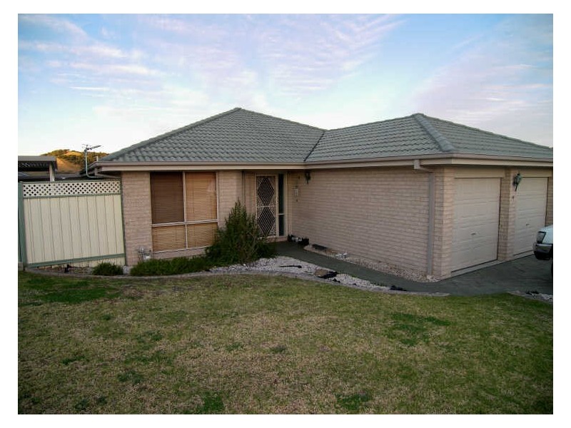14 Downes Drive, Albion Park NSW 2527