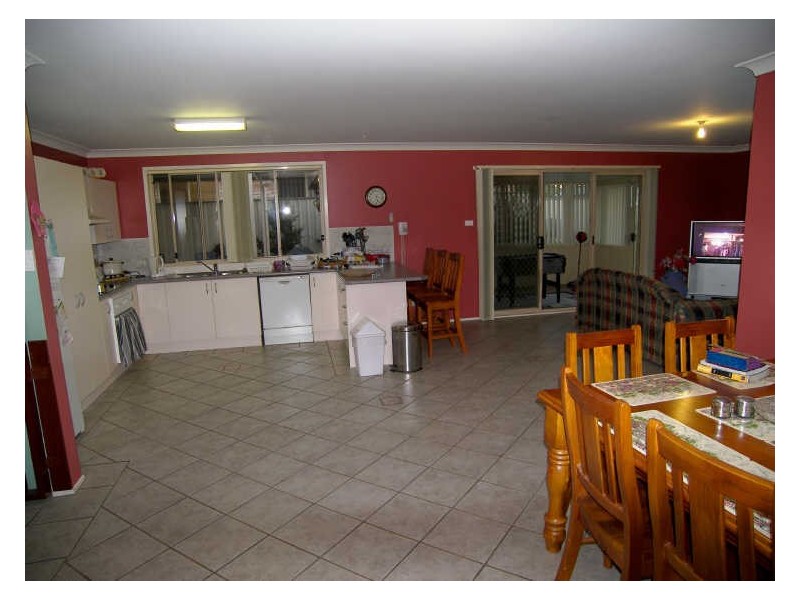 14 Downes Drive, Albion Park NSW 2527