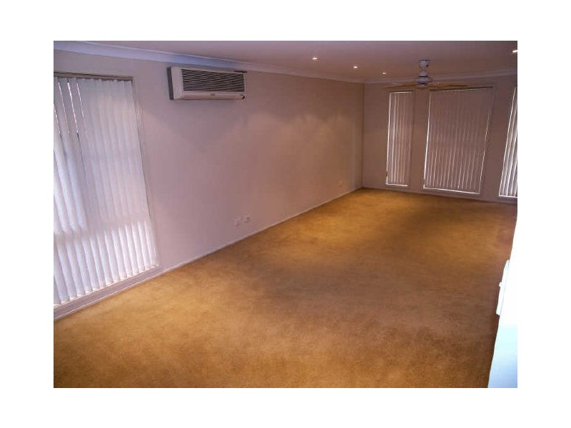 9 Kalgan Way, Albion Park NSW 2527