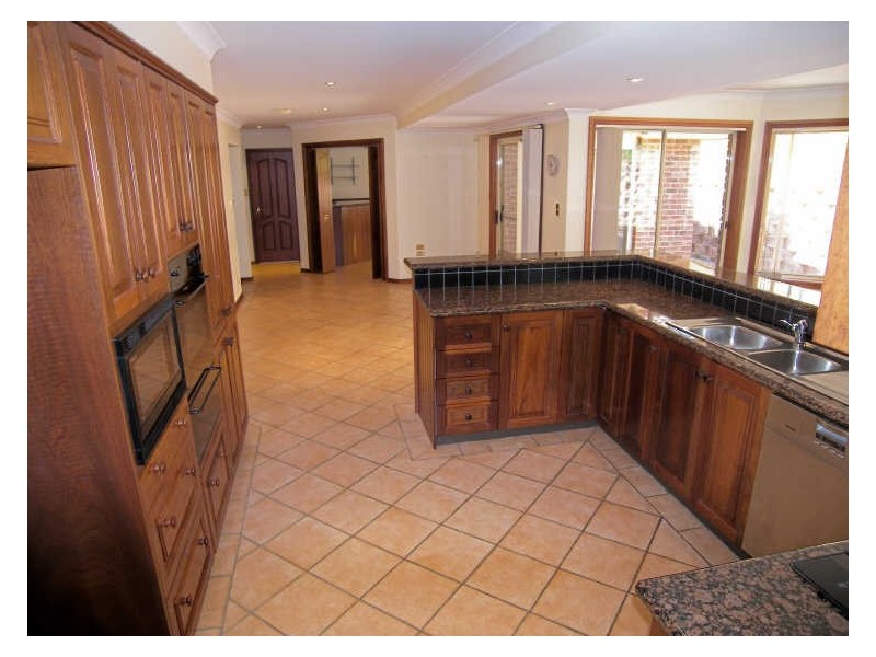 25 Severn Place, Albion Park NSW 2527