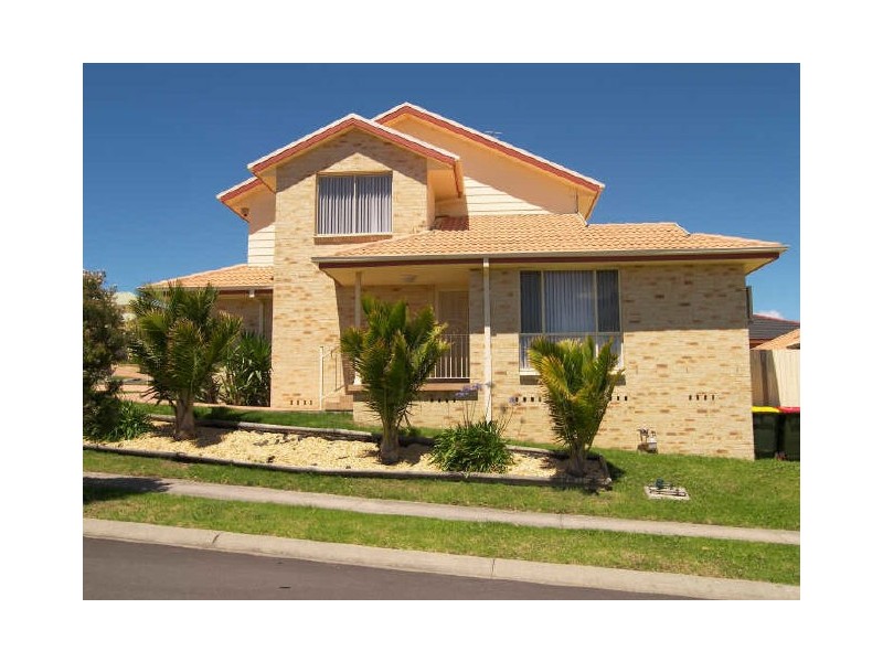 2/2 Cathie Close, Flinders NSW 2529