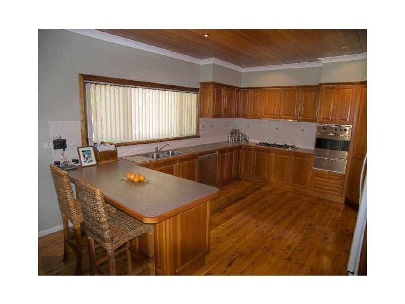 103 Deakin Street, Oak Flats NSW 2529