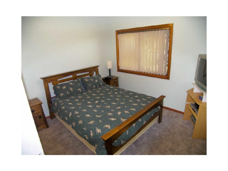 103 Deakin Street, Oak Flats NSW 2529