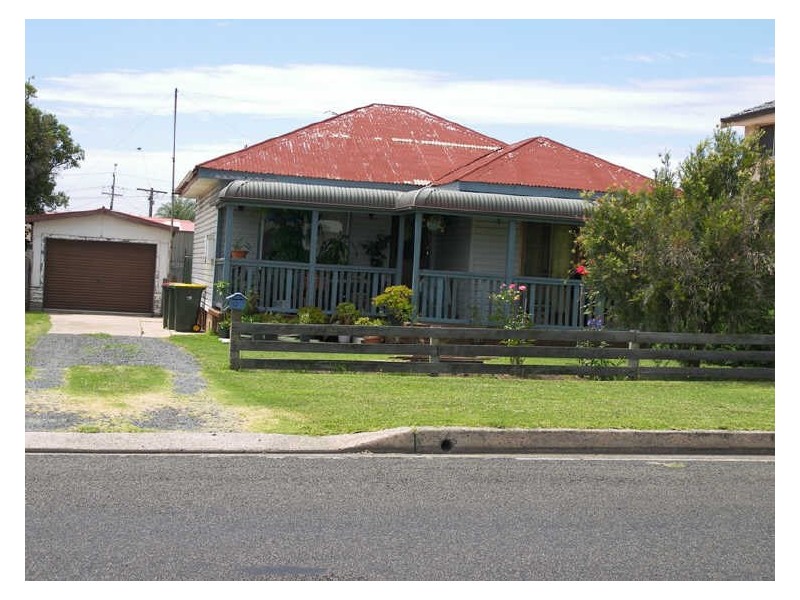 13 Antrim Avenue, Warilla NSW 2528
